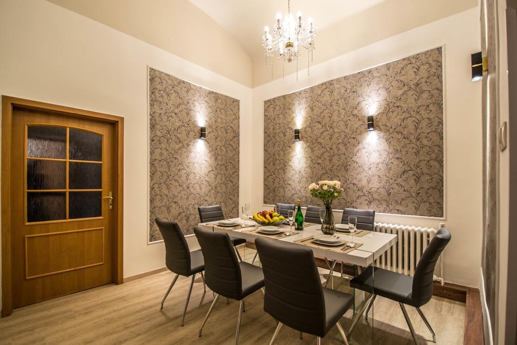 4Bdr Historical Spirit Apt By Ruterra Praga Esterno foto