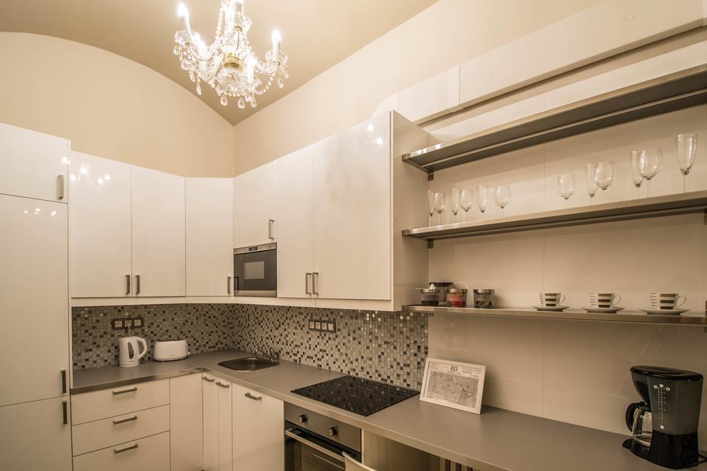 4Bdr Historical Spirit Apt By Ruterra Praga Esterno foto